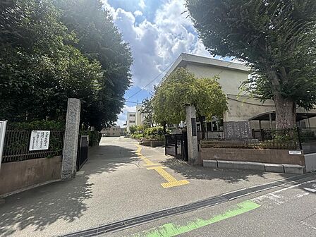 白子小学校・徒歩5分