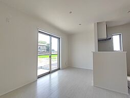 Karotte Garden 102 2階2LDKのリビング/ダイニング