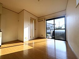 グランシャリオ 106 2階2DKのリビング/ダイニング