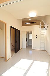 Riverain III（リバレイン　スリー） 202 2階ワンルームのリビング/ダイニング