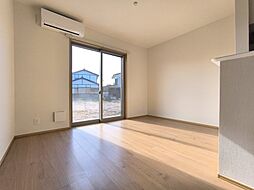 Emina　Heights（エミーナ　ハイツ）　A 102 2階2LDKのリビング/ダイニング