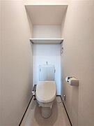 トイレは温水洗浄便座を設置してあります。