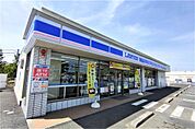 ローソン 小美玉羽鳥店（1298m）