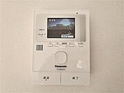 モニター付きインターフォンを採用し防犯対策