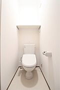 温水洗浄便座付きのトイレです。
