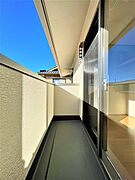 南向き住戸のため日当たり良好。