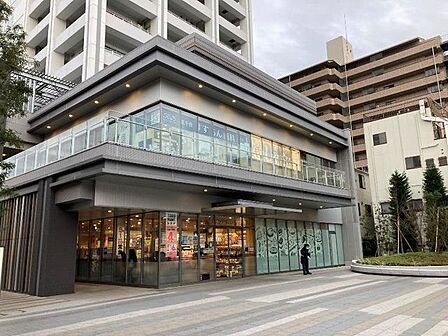 東武ストア北千住店 徒歩8分。 620m