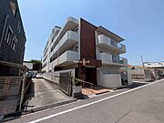 マンションの南側道路向かいは高島平七丁目第二公園、西にはきよみ幼稚園が広がる長閑かな住宅地に立地します。
