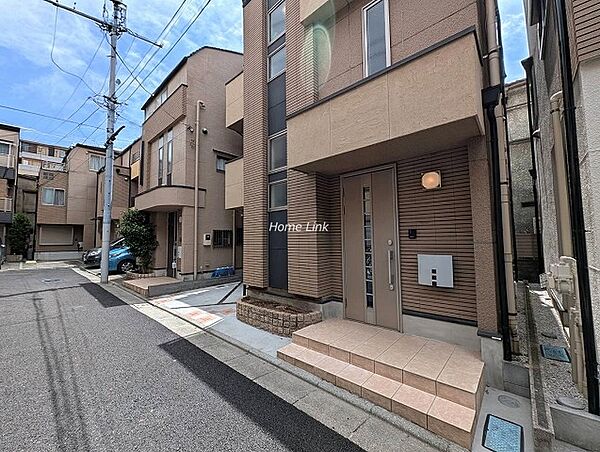 玄関を拡大表示