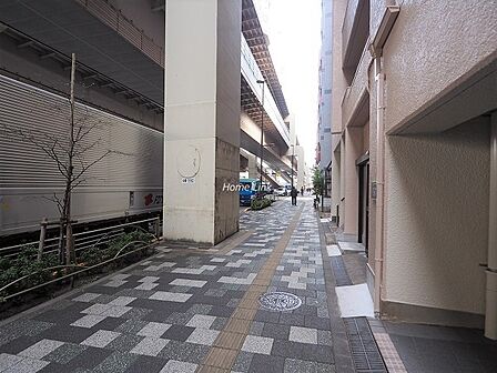 バルコニー側窓はインプラスなので音は軽減されます。