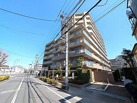 板橋区小茂根3丁目にある東京メトロ有楽町線・副都心線 小竹向原駅から徒歩13分の立地。7階のお部屋で72.19平米、3LDK。
