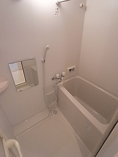 画像5:浴室乾燥機付きのバスルーム