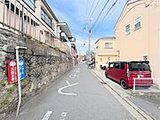 毎日のお散歩も楽しく緑に恵まれた静かな住環境となります！！！伸び伸びスローライフを叶えてくれる物件！自然豊富な季節の移ろいを身近に感じられる環境は空間に彩りを添えておしゃれな住空間を作り上げます！！！
