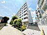 その他：『現地撮影』ペットと一緒に暮らせる2LDK！７階建て最上階のため陽当り、通風、眺望ともに良好です♪