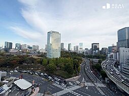 バルコニーからの眺望をご覧ください。12階住戸のため開放感に溢れます。