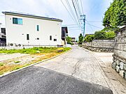【前面道路を含む現地外観】