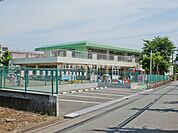 【栗原保育園】490ｍ　自然を生かした公園も近く、絶好の環境に恵まれた保育園です。 園庭も広くのびのびと遊べます。