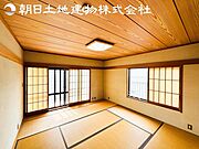 【和室】ほっと寛げる和室をご用意。来客者の宿泊スペースにもいいですね。