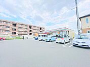 【セブン-イレブン　厚木戸室南店】52ｍ　品揃えもよく、店員さんの対応もいいです。