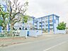 周辺：寒川町で最初に開校した中学校です（校長談） 校舎は30年以上のものですが、耐震補強は完了しています。