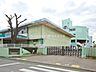 周辺：地域は住宅地でとても環境がいい学校です。校庭が広くのびのび運動ができるのでとてもいいです。地域の見守り活動も充実しています。