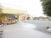 【ぬるみず幼稚園】390ｍ　先生方がとても愛想がよく、地域の方々から愛される幼稚園です。園庭も広いのでたくさん体を動かして遊べます。