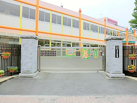 【海老名幼稚園】220m この地域では、比較的大きな幼稚園だと思います。先生方も多く、園庭も広いです。いつも子供達の楽しそうな声が聞こえます。厚木駅が最寄駅になると思います。