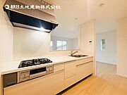 【現地写真：令和8年5月末完成予定】※同メーカーのモデルハウスがございます。