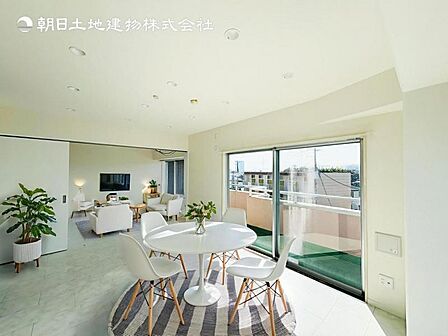 【LDK】大切なご家族が集まるからこそLDKはこだわりたい!休日はおひさまの光をたっぷりと取りこめるリビングでゆったりと過ごしませんか?※家具はCG合成の為付属しません。