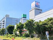 【フードワン　厚木長谷店】　770ｍ　駐車場は屋内駐車場となっており、雨が降っていても行きやすいスーパーです。ヤマダ電機やダイソーもはいっている複合施設となっています。