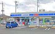 【ローソン　愛川桜台店】　620m 昼間 よく行くのですが、店員さんが気さくな感じで とても良いです。