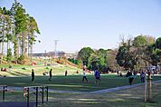 【芹沢公園】1270ｍ　1〜3歳用の遊具もあって、しっかり囲われているので、よちよち歩きのお子さんも安心して遊べます。