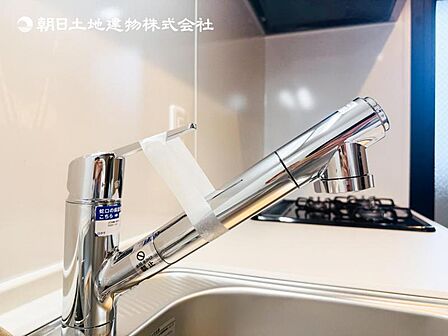 【浄水器一体型水栓】浄水器付きでおいしい水をいつでも手軽に使えます。飲み水やお料理にも安心ですね