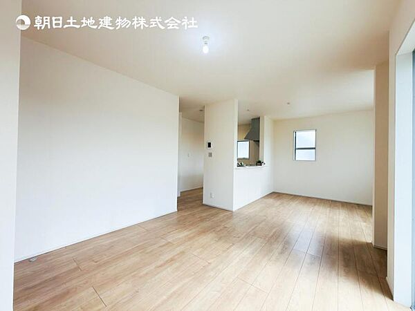 リビング/ダイニングを拡大表示