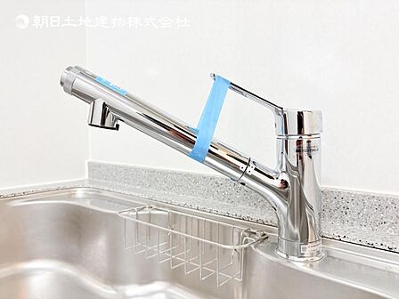 【浄水器一体型水栓】浄水器付きでおいしい水をいつでも手軽に使えます。飲み水やお料理にも安心ですね