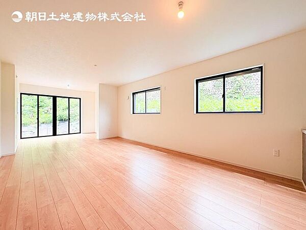 リビング/ダイニングを拡大表示