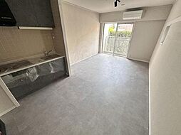 マンションロイヤル 101 1階ワンルームのリビング/ダイニング