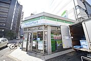 ファミリーマート草加氷川町店 徒歩2分。 110m