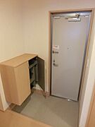 カードキー　広めの玄関