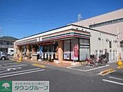 セブンイレブン足立六町1丁目店 徒歩8分。コンビニ 630m