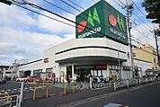 マルエツ松原店 徒歩12分。 910m