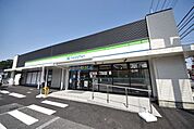 ファミリーマート草加2丁目店 444m
