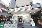 セブンイレブン草加駅前西口店 徒歩10分。 730m