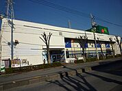 マルエツ 徒歩7分。スーパー 540m