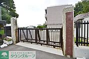 草加市立新田小学校 徒歩4分。 290m