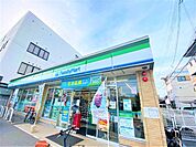 コンビニ「ファミリーマート淀川田川店まで204m」