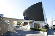 高校「大阪府立北野高校まで827m」