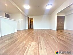 adorable 503 5階2LDKのリビング/ダイニング