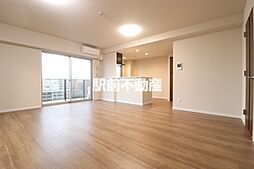 adorable 1003 10階2LDKのリビング/ダイニング