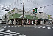 マルエツ中津店 837m